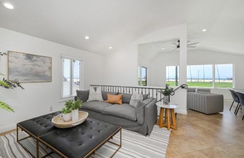 Balboa Peninsula Casa | 3 Bedroom with Park and Beach in your Backyard!