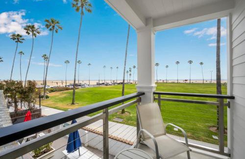Balboa Peninsula Casa | 3 Bedroom with Park and Beach in your Backyard!
