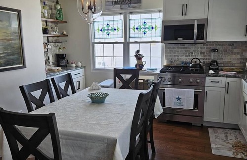 Admiral Estates Casa | 3 Bedroom with Screened Gazebo and Porch