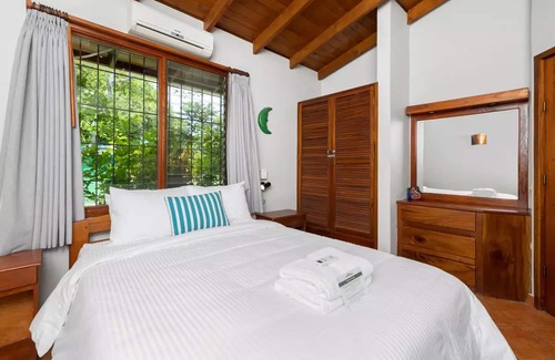 Tamarindo Hotel | Suite Familiar con 3 Dormitorios en Hotel Bahia Esmeralda