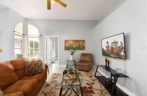 Lindfields Casa | 3 Bedrooms 2 Bathrooms Lindfields 3026 Bc