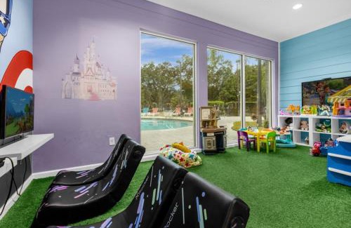 Bay Lake Casa | 3 Bedrooms 2 Bathrooms Lucaya Village 6-107