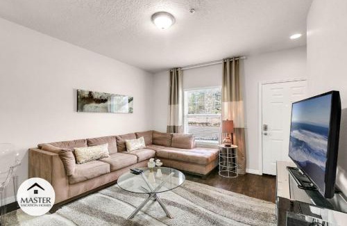 Bay Lake Casa | 3 Bedrooms 2 Bathrooms Lucaya Village 18-102