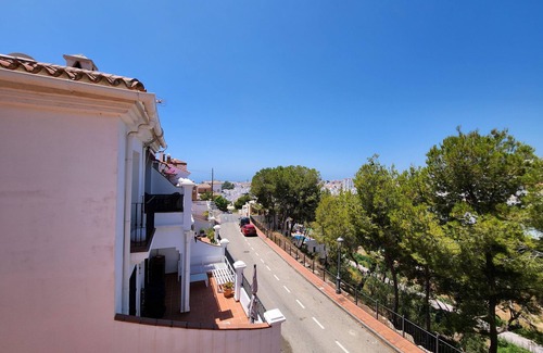 Nerja Chalet De Esquí | 3 Dormitorios | Aljamar 19A | CG R1086