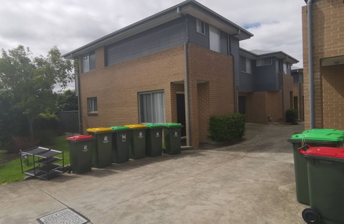 Shortland Casa | 3-Bedrooms all with attached bath townhouse in Shortland