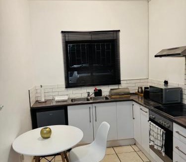 Greater Johannesburg Metropolitan Area Apartamento | 3-Bedrooms Apartment in Bushmill Amorosa
