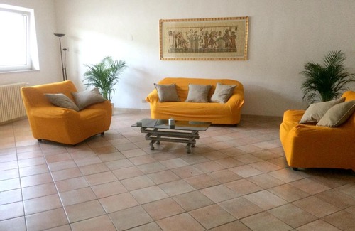 Municipio 4 Apartamento | 3 bedrooms appartement with shared pool enclosed garden and wifi at Bari 5 km away from the beach