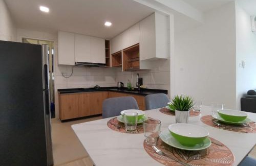 Richmond Hill Apartamento | 3 bedrooms condo with pools, gym, wifi & washer