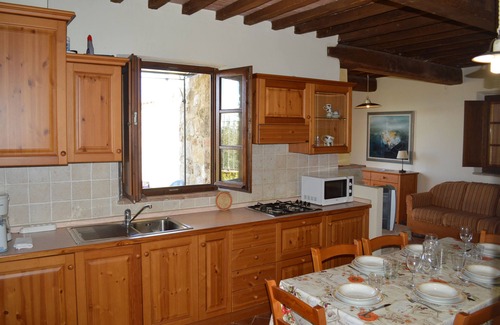 Asciano Casa | Casa de 3 dormitorios con jardín privado y terraza privada; piscina compartida