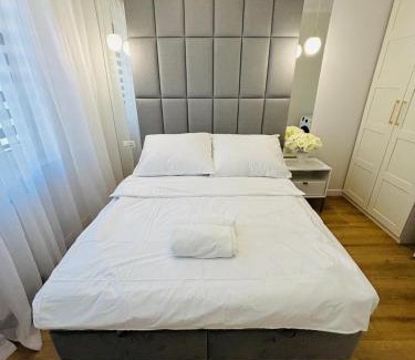 Rzeszow Apartamento | 3 Bedrooms Premium Bella White for 8 Guests with AC and Underground Parking