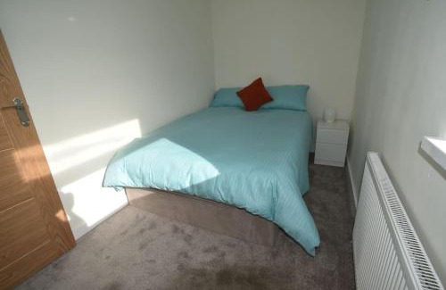 St Helens Apartamento | 3 Bedrooms, Spacious, off road parking, Minimum 2 Nights