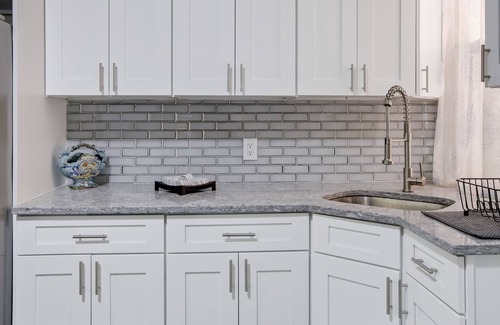 Orange Apartamento | 3 Bedrooms with Parking. Easy ride to NYC , Newark and The American Dream Mall