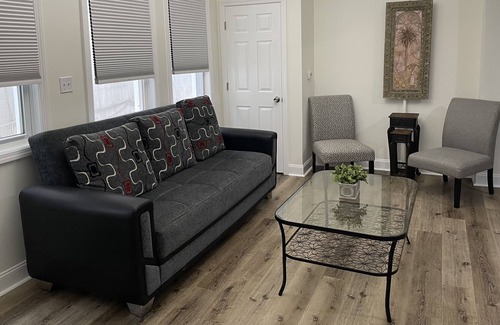 Orange Apartamento | 3 Bedrooms with Parking. Easy ride to NYC , Newark and The American Dream Mall