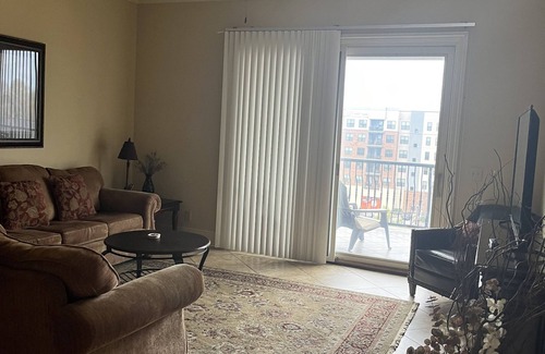 Auburn Condominio | 3 beds 3 baths and amazing views of Jordan Hare!!
