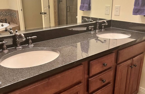 Auburn Condominio | 3 beds 3 baths and amazing views of Jordan Hare!!