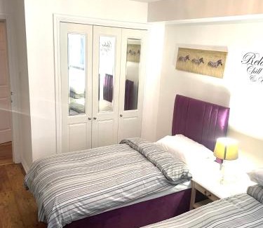 North Glasgow Apartamento | 3 beds in a 2 bedroom COSY apartment located close to city centre Glasgow