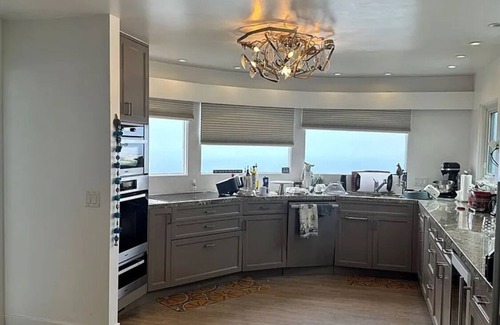 Arch Beach Heights Casa | 3 beds -Massive Lot, Private Cul-de-sac,Ocean Views Grandeur ,Your Laguna Beach