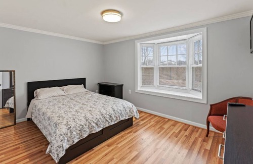 Germantown Casa | 3 beds - sleeps 6! Single Family home in center of Germantown!