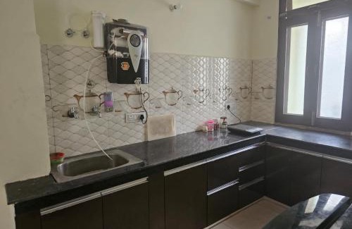 Alambagh Apartamento | 3 BHK in Krishna Nagar Lucknow LKO 401 L