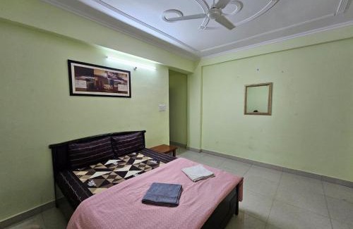 Alambagh Apartamento | 3 BHK in Krishna Nagar Lucknow LKO 202R