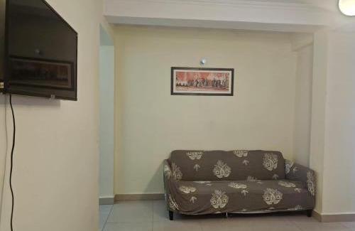 Alambagh Apartamento | 3 BHK in Krishna Nagar Lucknow LKO 202R