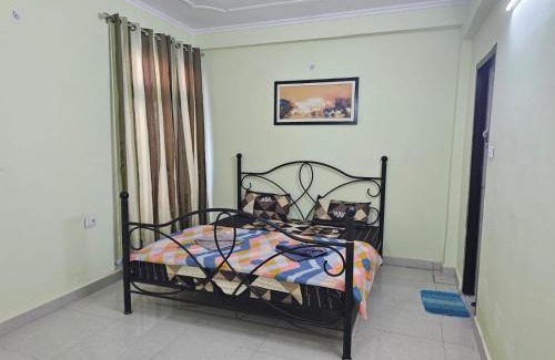 Alambagh Apartamento | 3 BHK in Krishna Nagar Lucknow LKO 202R