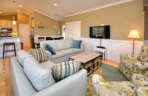 Tranquil Harbour Casa | 3 BR/2.5BA - Pool, Pool Heating (April-October Only), Water Views, Sleeps 8