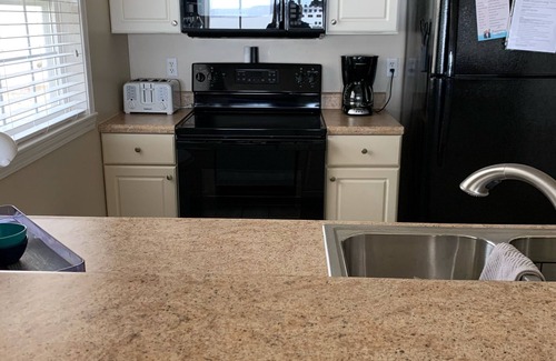 Lakeland Condominio | 3 BR; 2 BA; Condo Towne Condo; Vista panorámica del canal principal - ¡Disfruta!