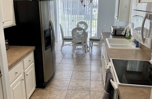 Palmetto Casa | 3 BR 2 BA newly remodeled house w/ nearby beaches, parks, shopping and nightlife