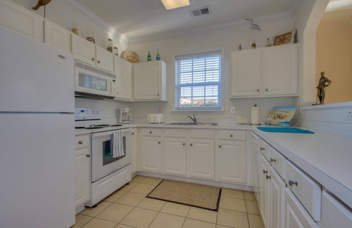 North Myrtle Beach Condominio | 3 dormitorios y 2 baños Resort Villa, primer piso, admite mascotas, sin escaleras, en el campo de golf