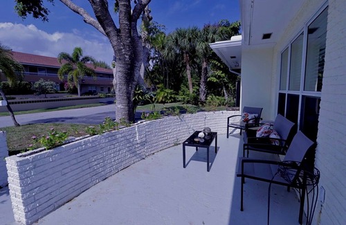 Singer Island Casa | 3 BR/ 2 BATH WALK TO BEACH