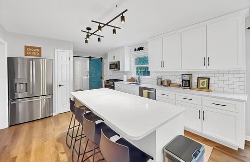 Murray Casa | 3-BR 8 Guests Modern Ranch on 1/2 acre