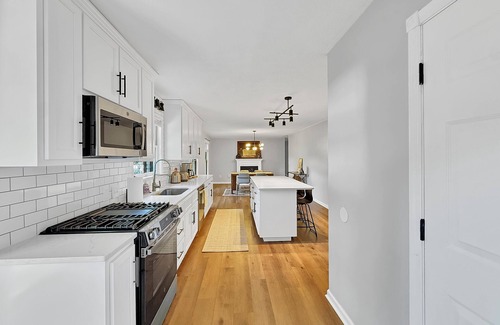 Murray Casa | 3-BR 8 Guests Modern Ranch on 1/2 acre