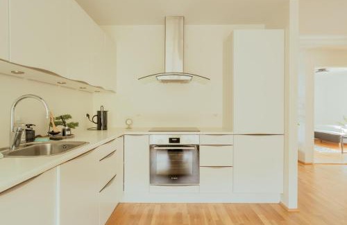 Torshavn Apartamento | 3 BR Apartment with Balcony, Sea View and Parking