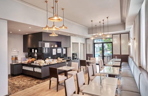 Downtown Singapore Apartamento | 3 BR at Penang Rd, 10 mins walk from Dhoby Ghaut MRT