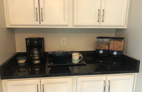 Hendersonville Casa | 3 BR Beauty in Hendersonville-quiet and relaxing
