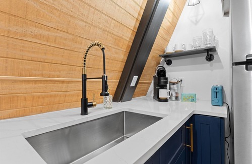 Omaha Cabina | CreekLakeSwim HotTub SteamShower HikingTrails