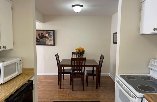 Woodland Hills Casa | 3 BR, close to fun, entertainment, shops, xway and your own rooms!