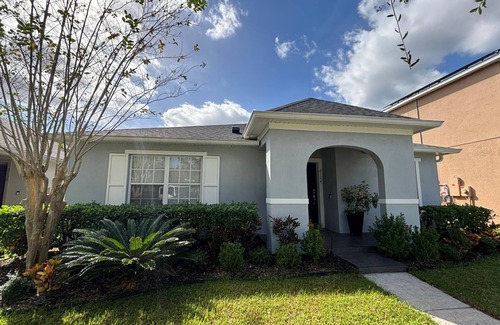 Orlando Casa | 3-br contemporary getaway with independent office space, in delightful Orlando.