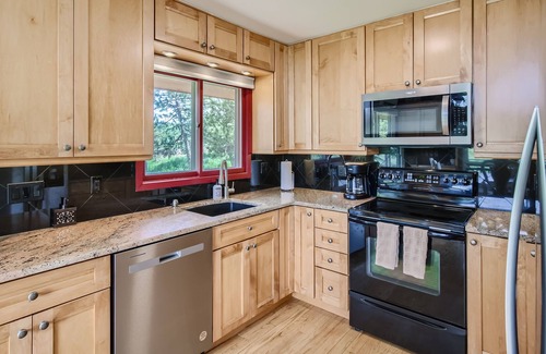 Boulder Casa | 3 BR Family friendly Mountain Home with deck and views