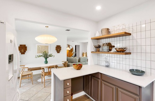 Central Corals Casa | 3 Br home, Clean, Close to Beach, Relaxing Vibe