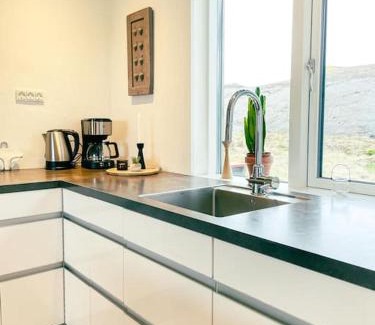 Hoyvik Apartamento | 3 BR home for 6 guests, Hoyvík, Tórshavn