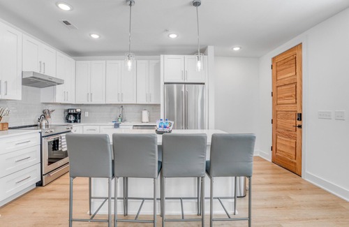 Wesley Heights Casa | 3-BR Home in fabulous Charlotte with AC, WiFi