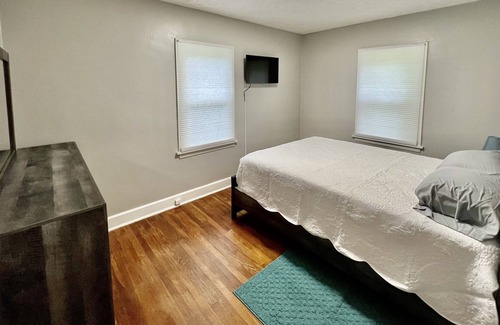 Kent Casa | 3 BR Home in Kent!