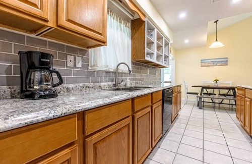 Holiday Beach Casa | 3+ BR Home in quiet area -- short walk to beach!