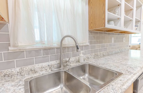 Holiday Beach Casa | 3+ BR Home in quiet area -- short walk to beach!