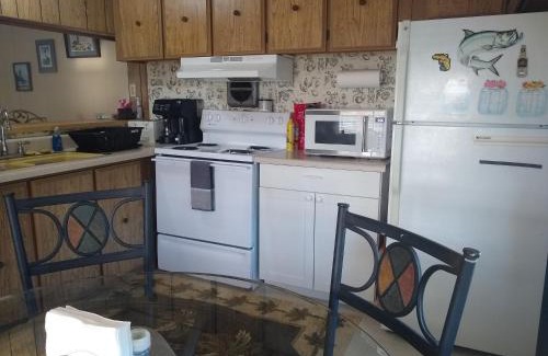 Englewood South Casa | 3 BR home on a canal in Paradise near the Beach!