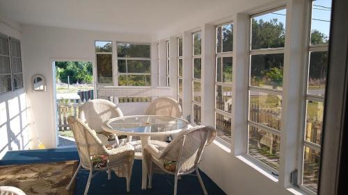 Englewood South Casa | 3 BR home on a canal in Paradise near the Beach!