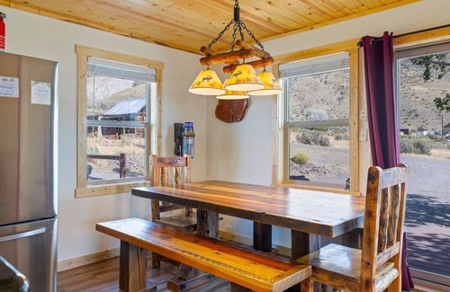 Gardiner Casa | 3 br house with hot tub by Yellowstone