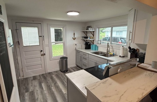 Sister Lakes Casa | 3 BR Lakefront house, sandy bottom on Lake Dewey in the Sister Lakes